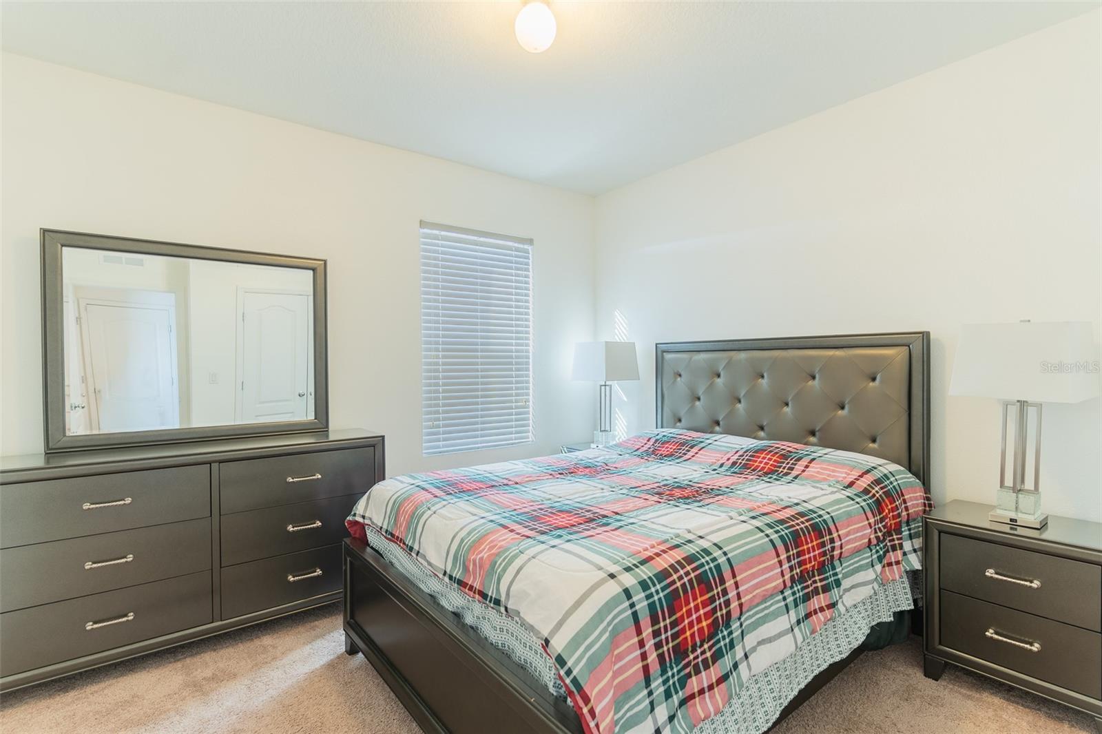 LAKESIDE LANDINGS PH 01 - Residential