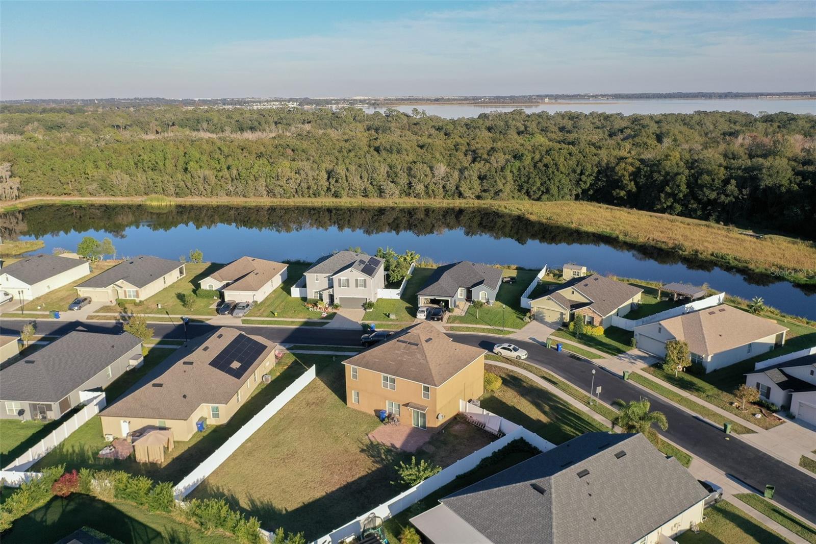 LAKESIDE LANDINGS PH 01 - Residential