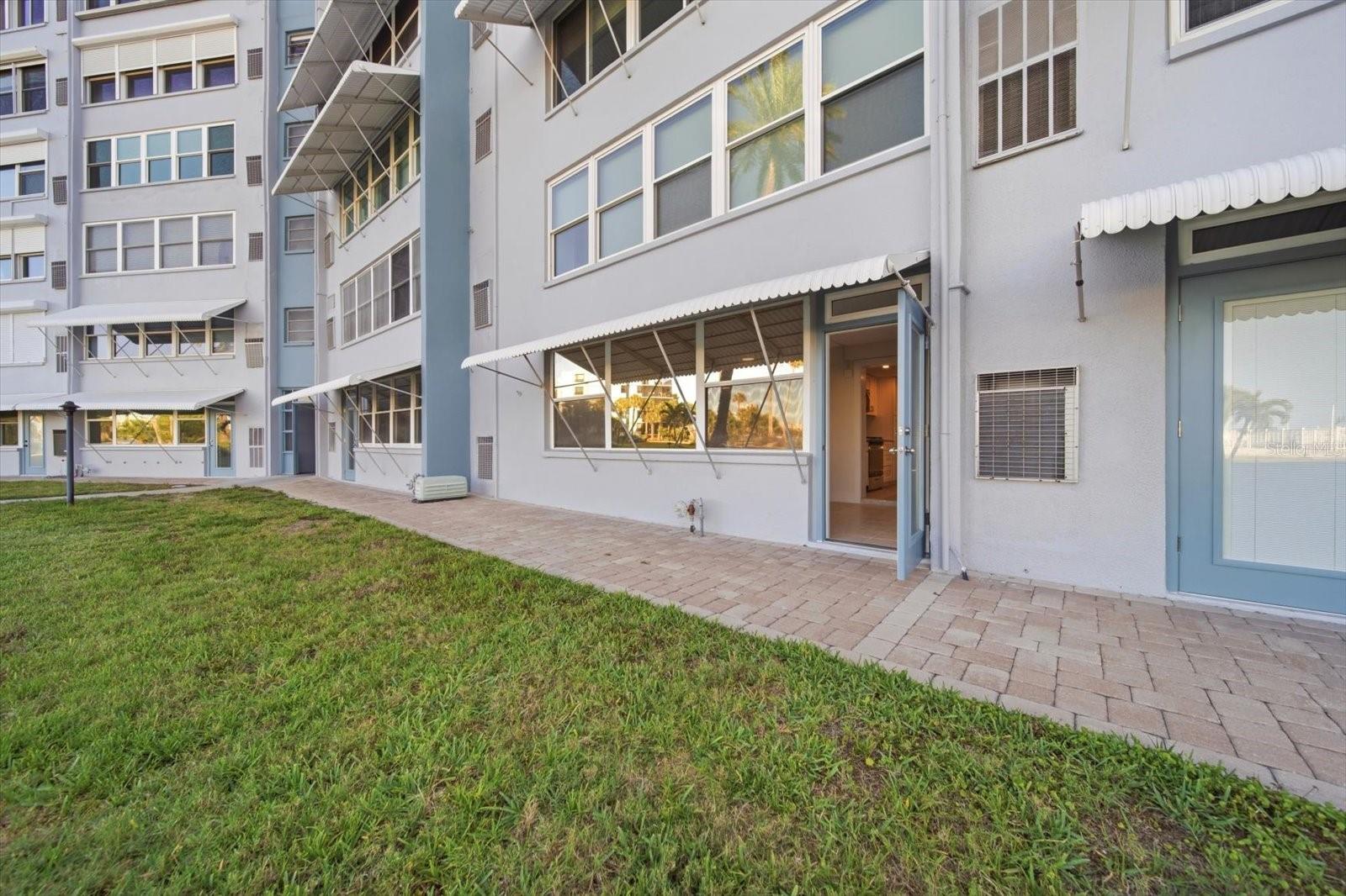 SHORE TOWERS BLDG - Residential