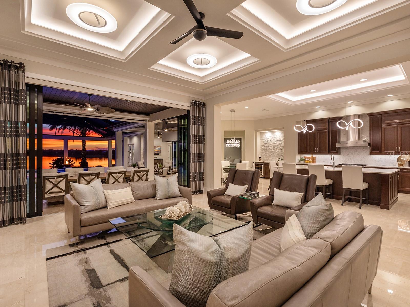 LAKE CLUB - Residential