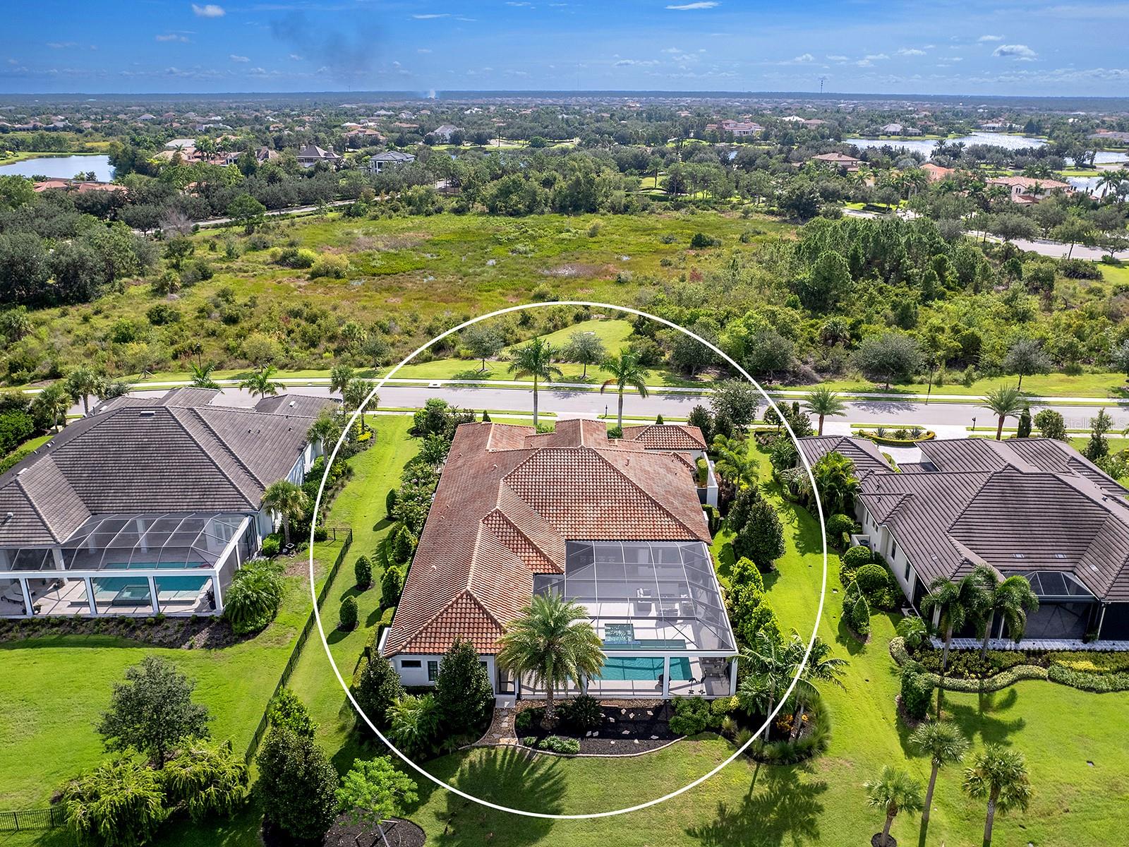 LAKE CLUB - Residential