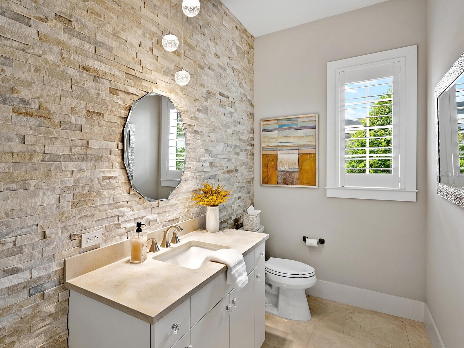 LAKE CLUB - Residential