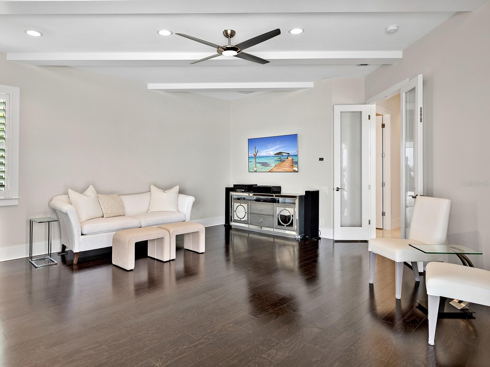 LAKE CLUB - Residential