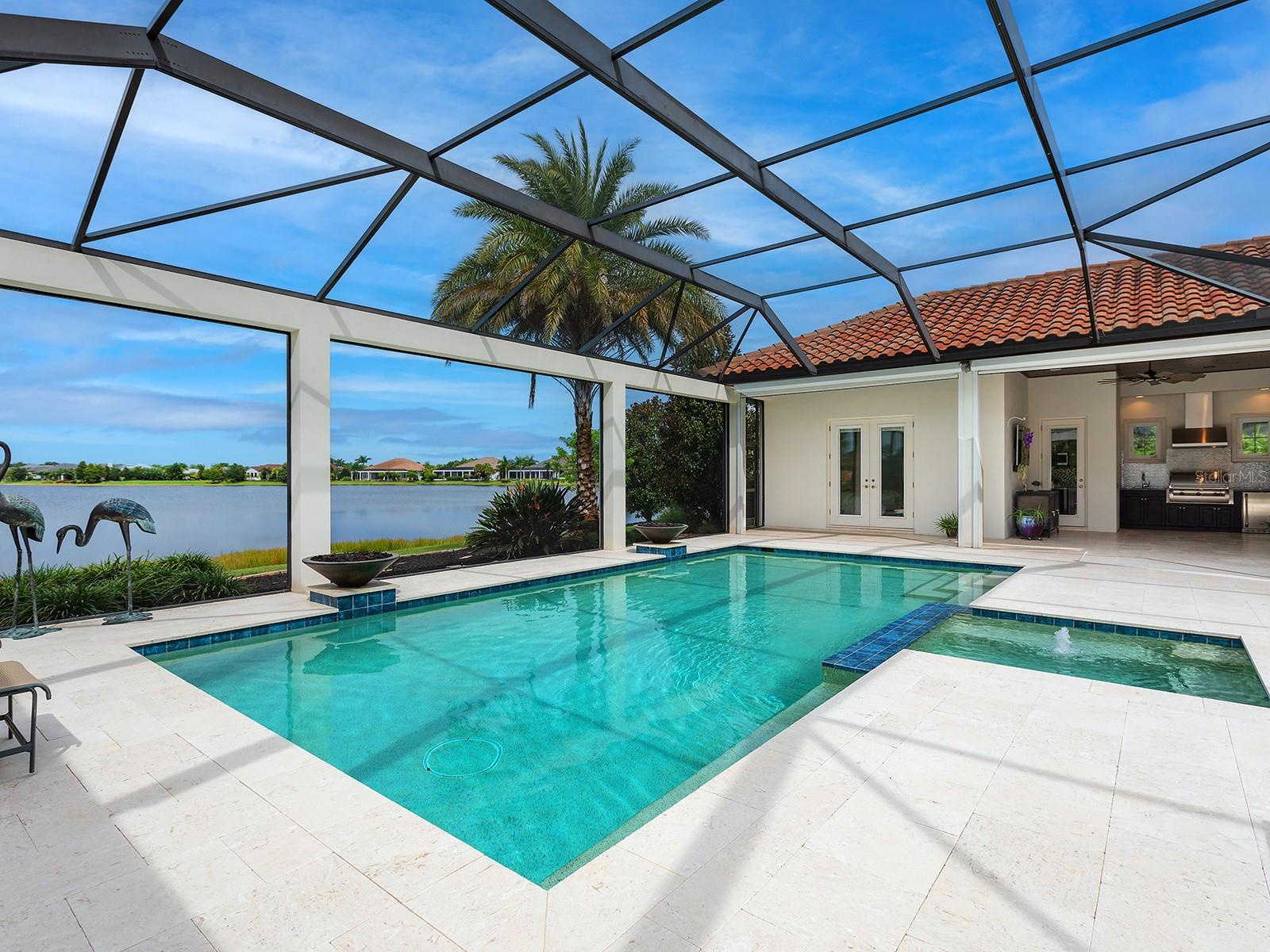 LAKE CLUB - Residential