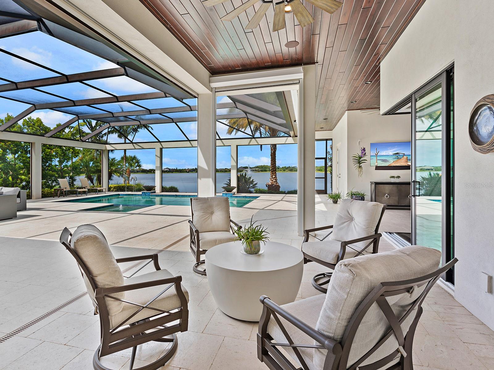 LAKE CLUB - Residential