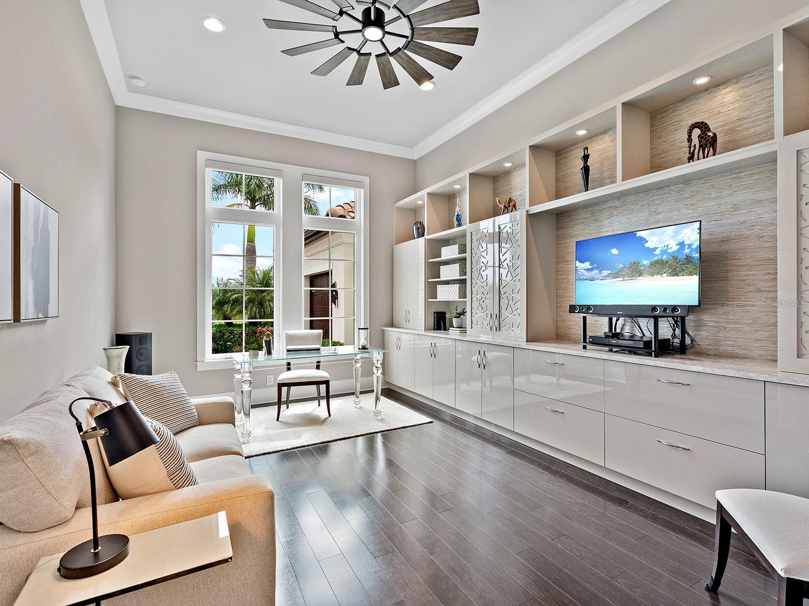 LAKE CLUB - Residential