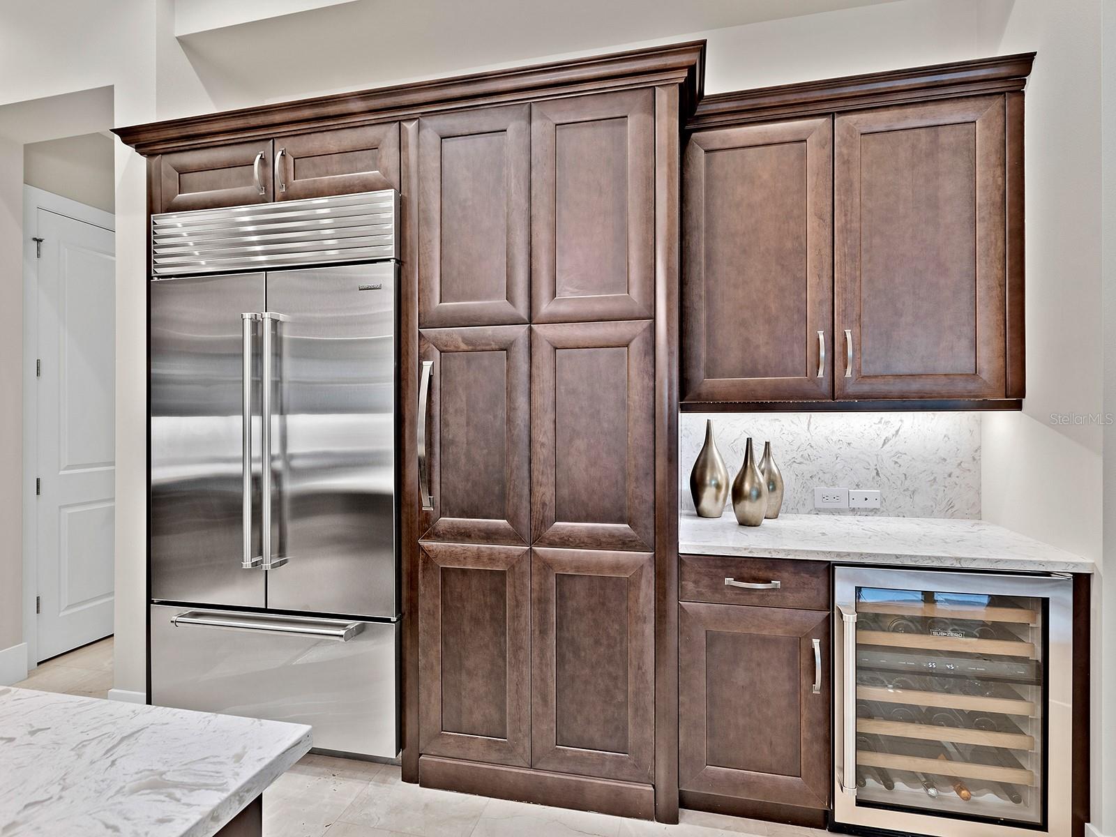 LAKE CLUB - Residential