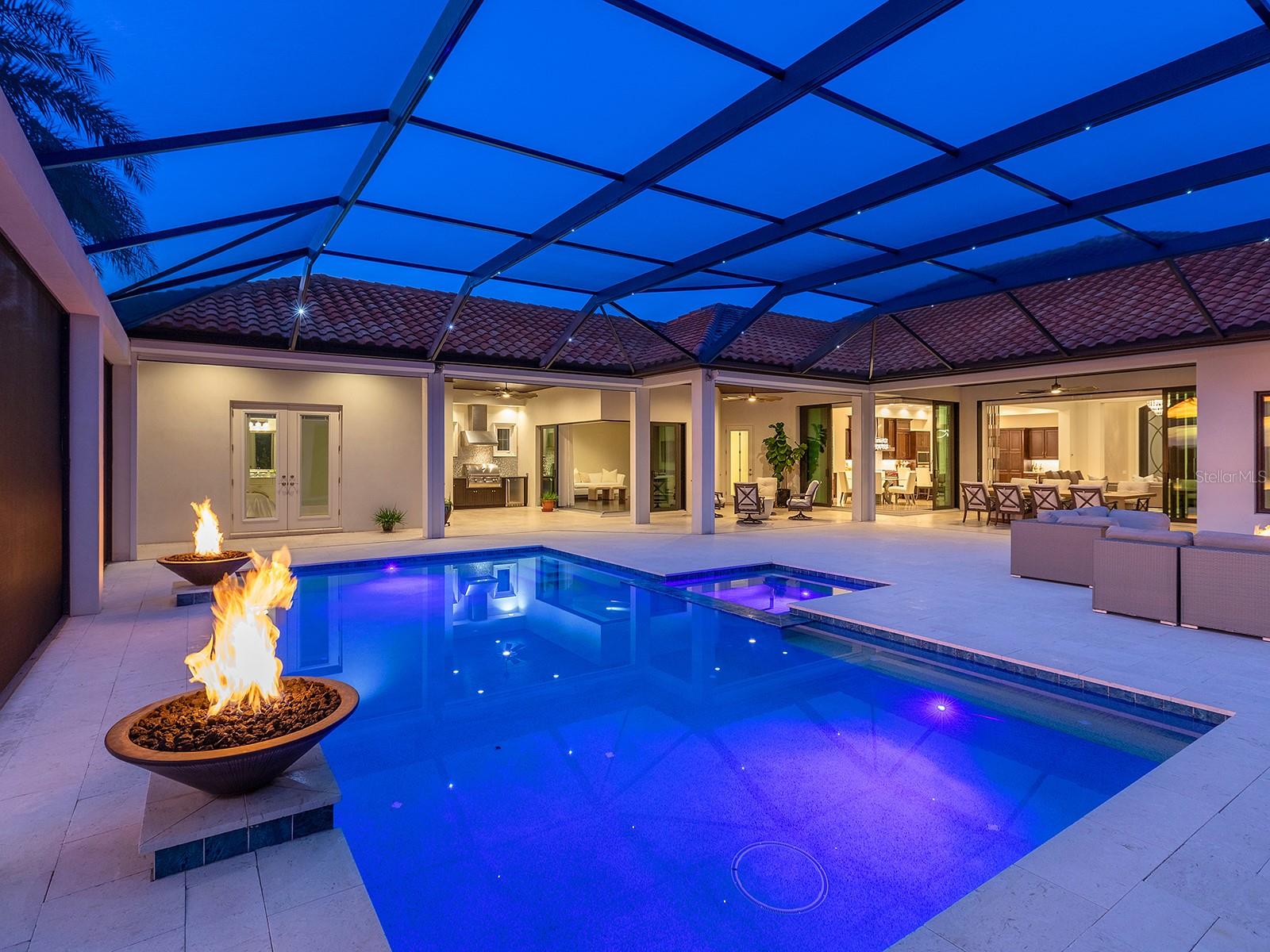 LAKE CLUB - Residential