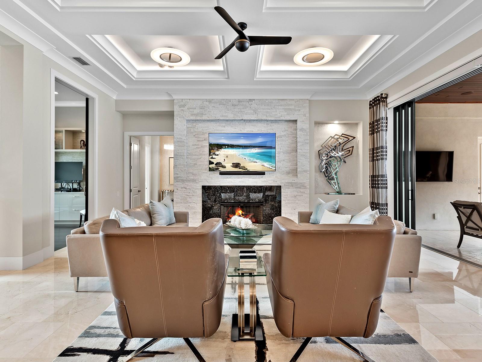 LAKE CLUB - Residential