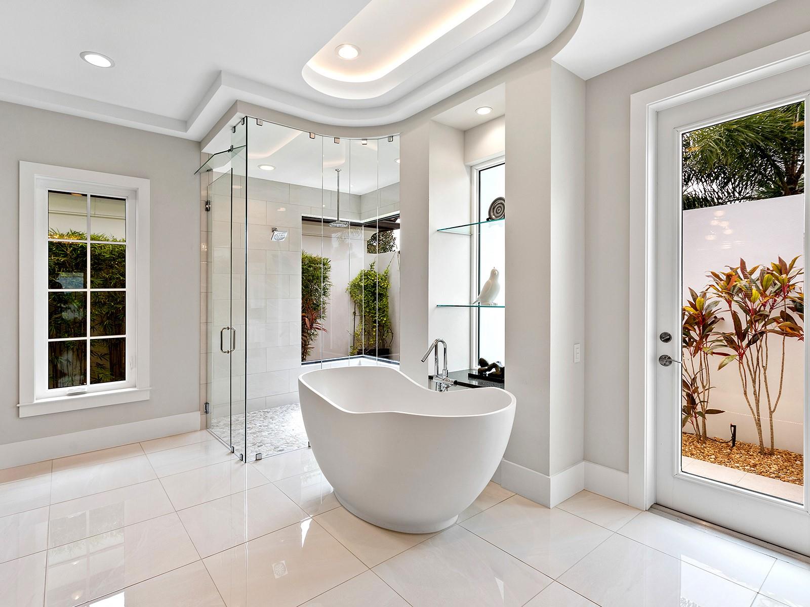 LAKE CLUB - Residential