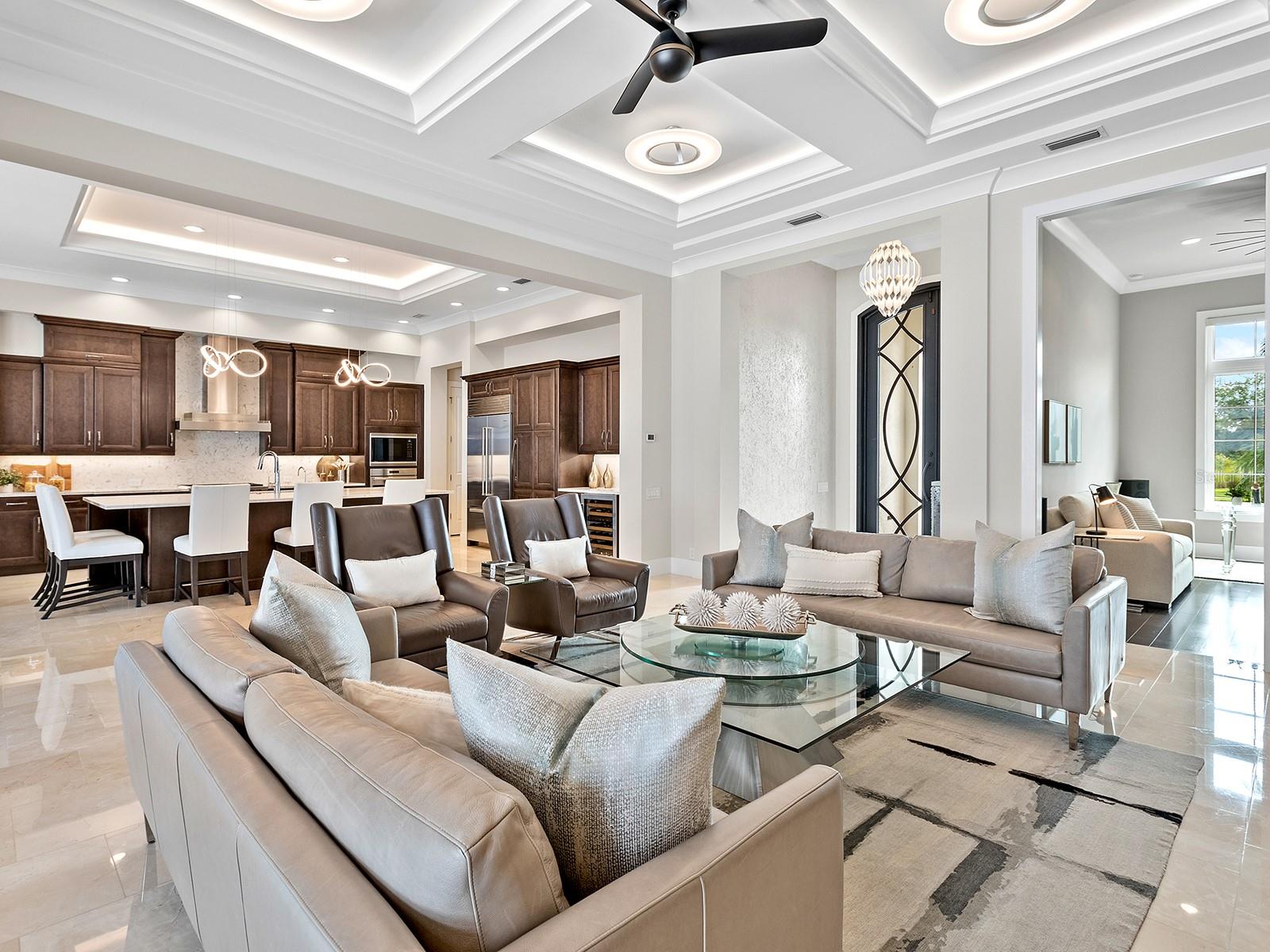 LAKE CLUB - Residential