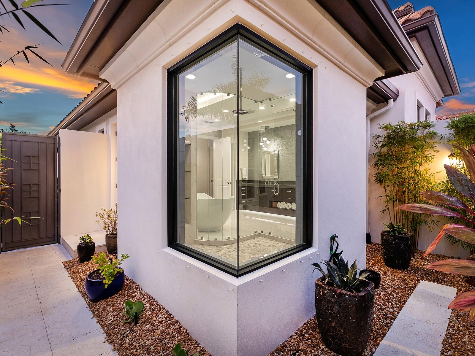 LAKE CLUB - Residential