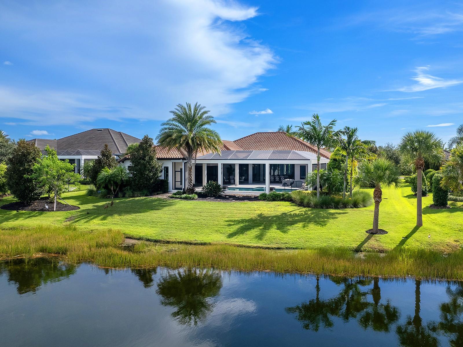 LAKE CLUB - Residential