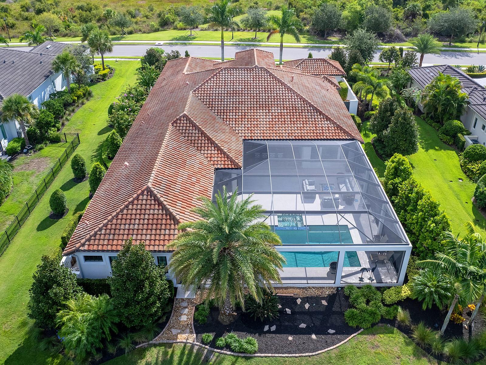 LAKE CLUB - Residential