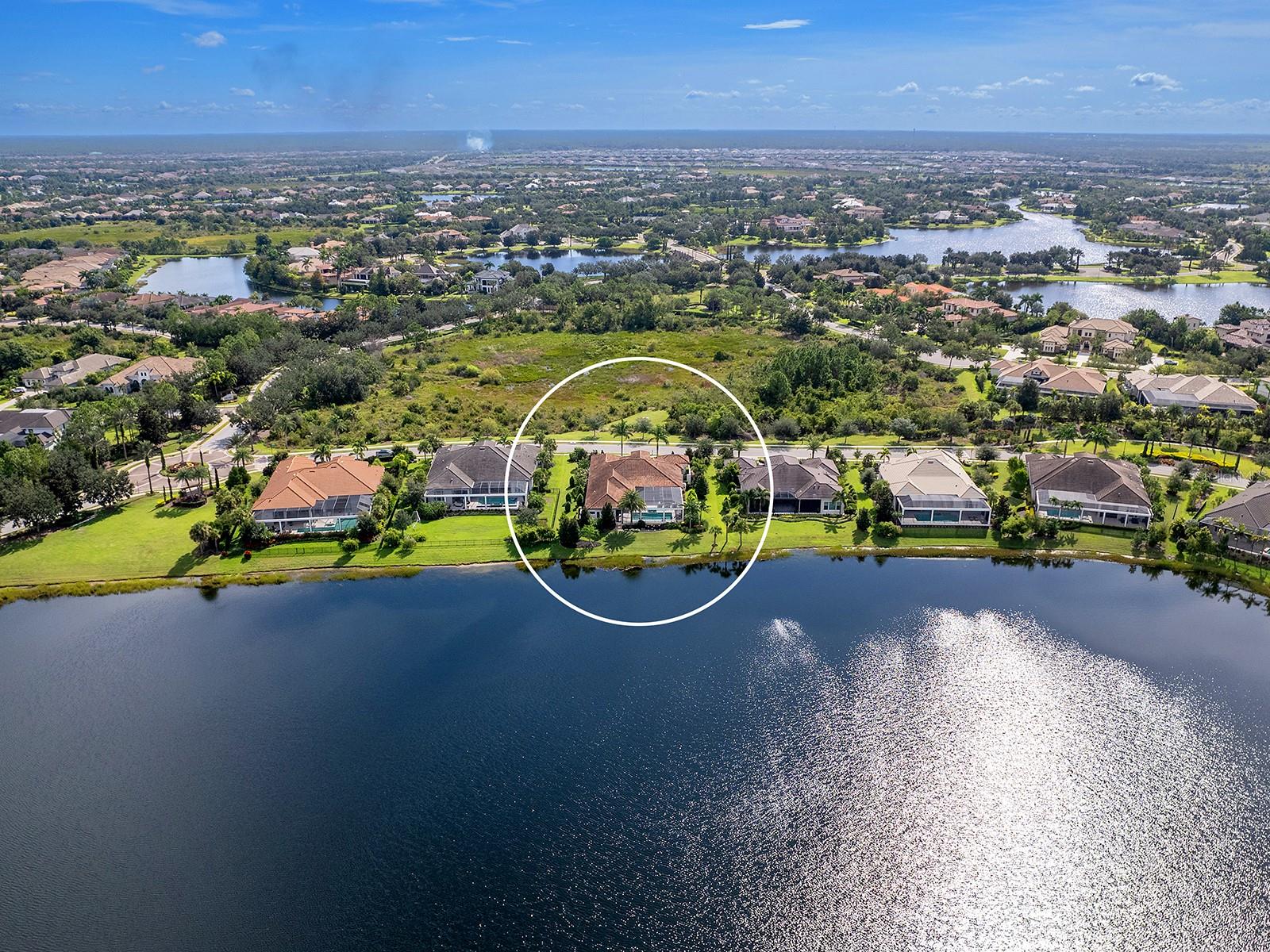 LAKE CLUB - Residential