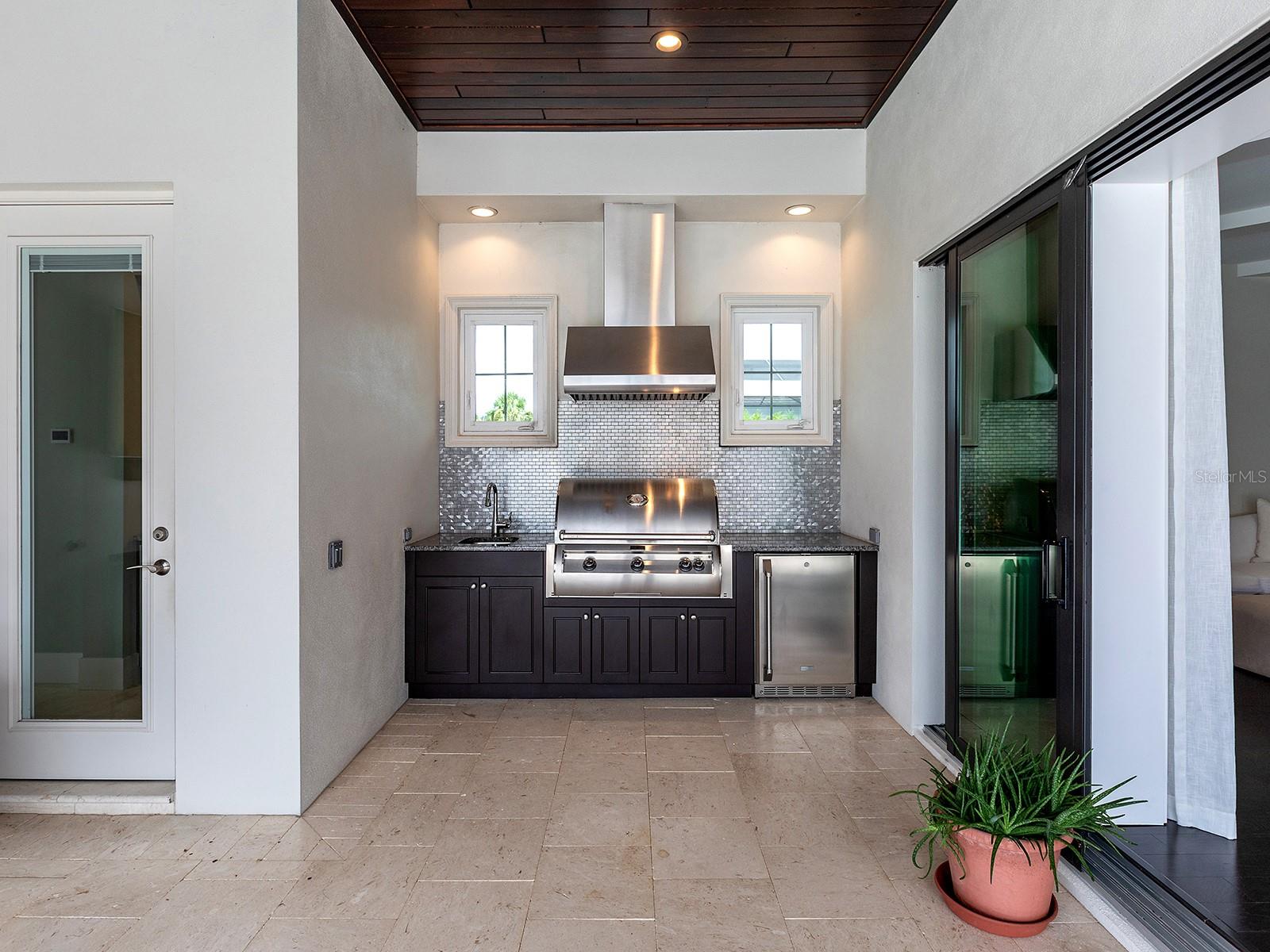 LAKE CLUB - Residential