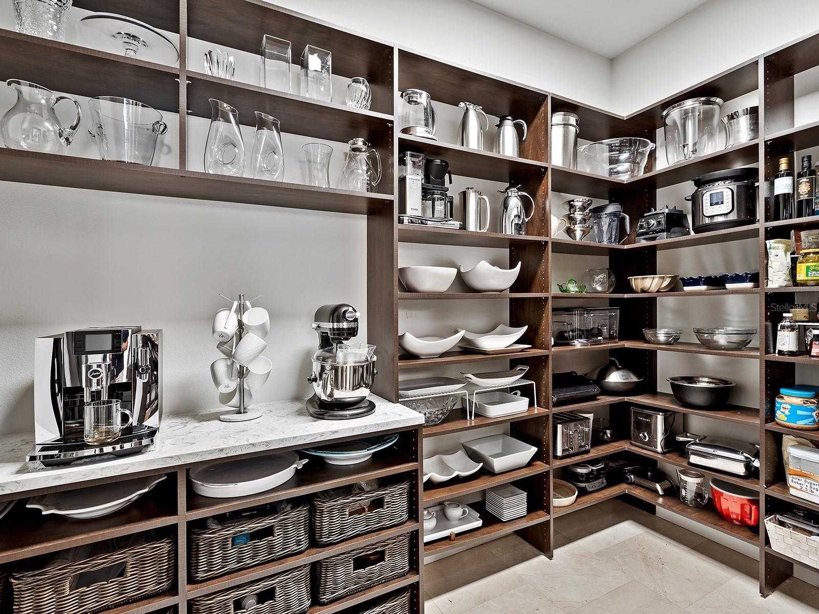 LAKE CLUB - Residential