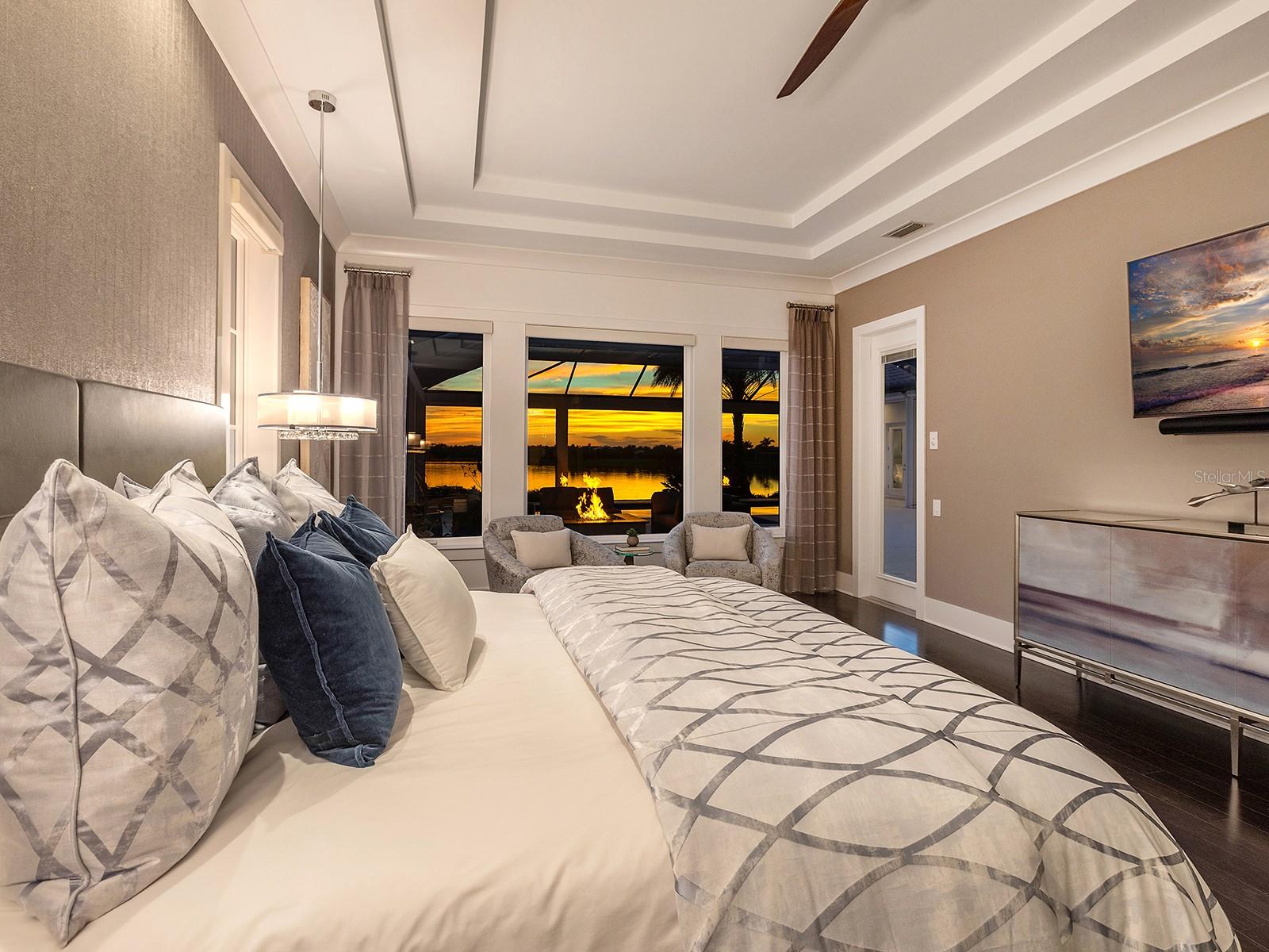 LAKE CLUB - Residential