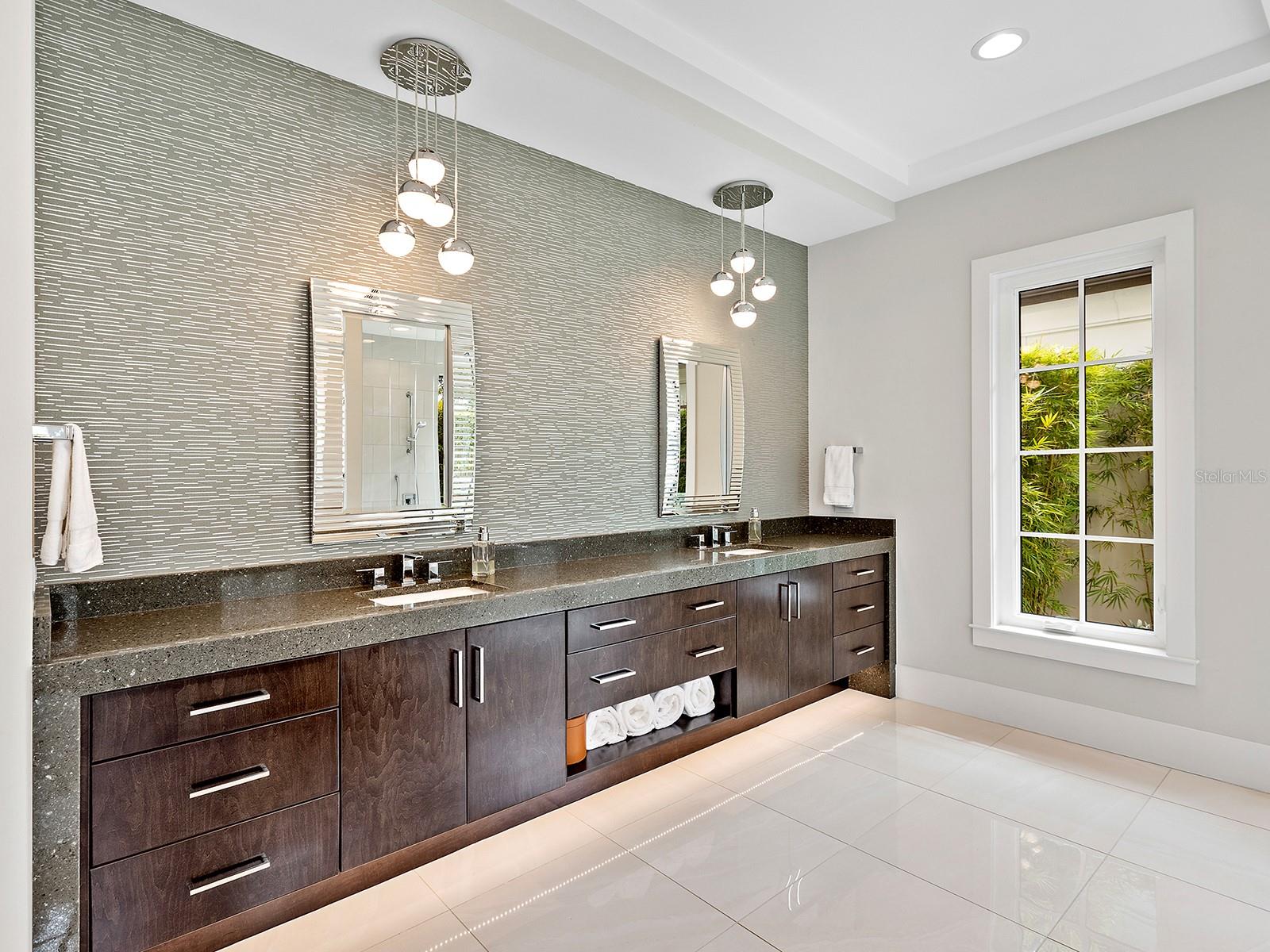 LAKE CLUB - Residential