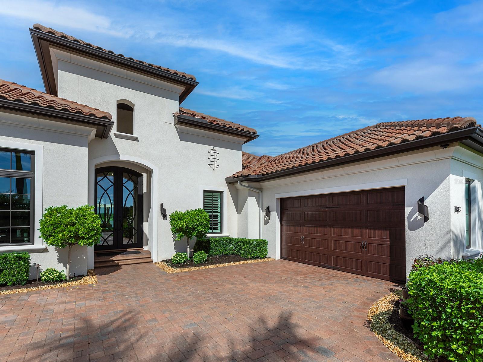 LAKE CLUB - Residential