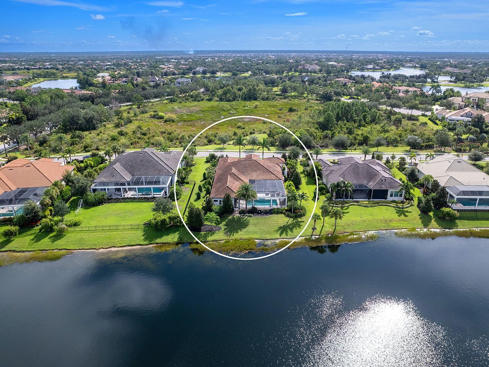 LAKE CLUB - Residential