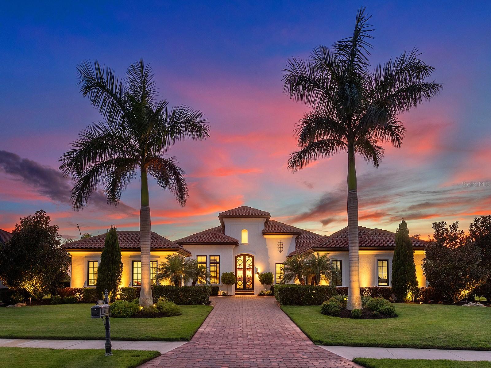 LAKE CLUB - Residential