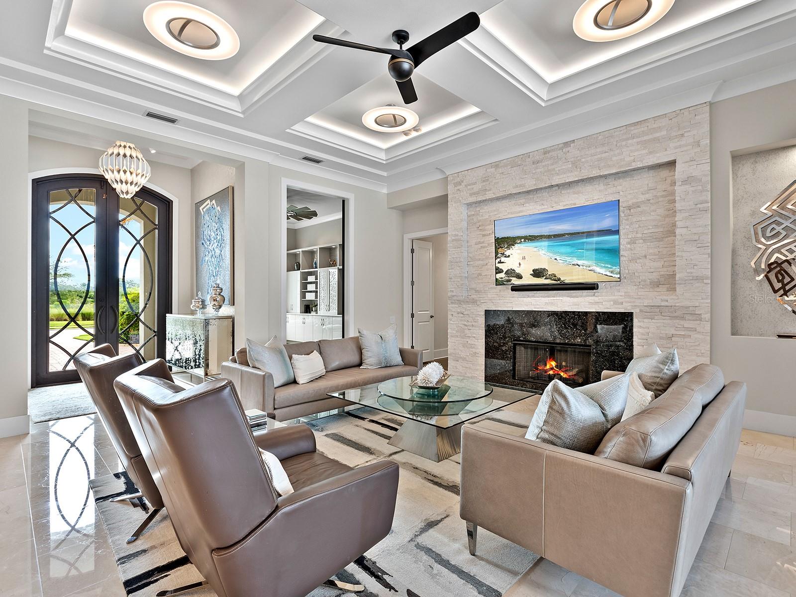 LAKE CLUB - Residential