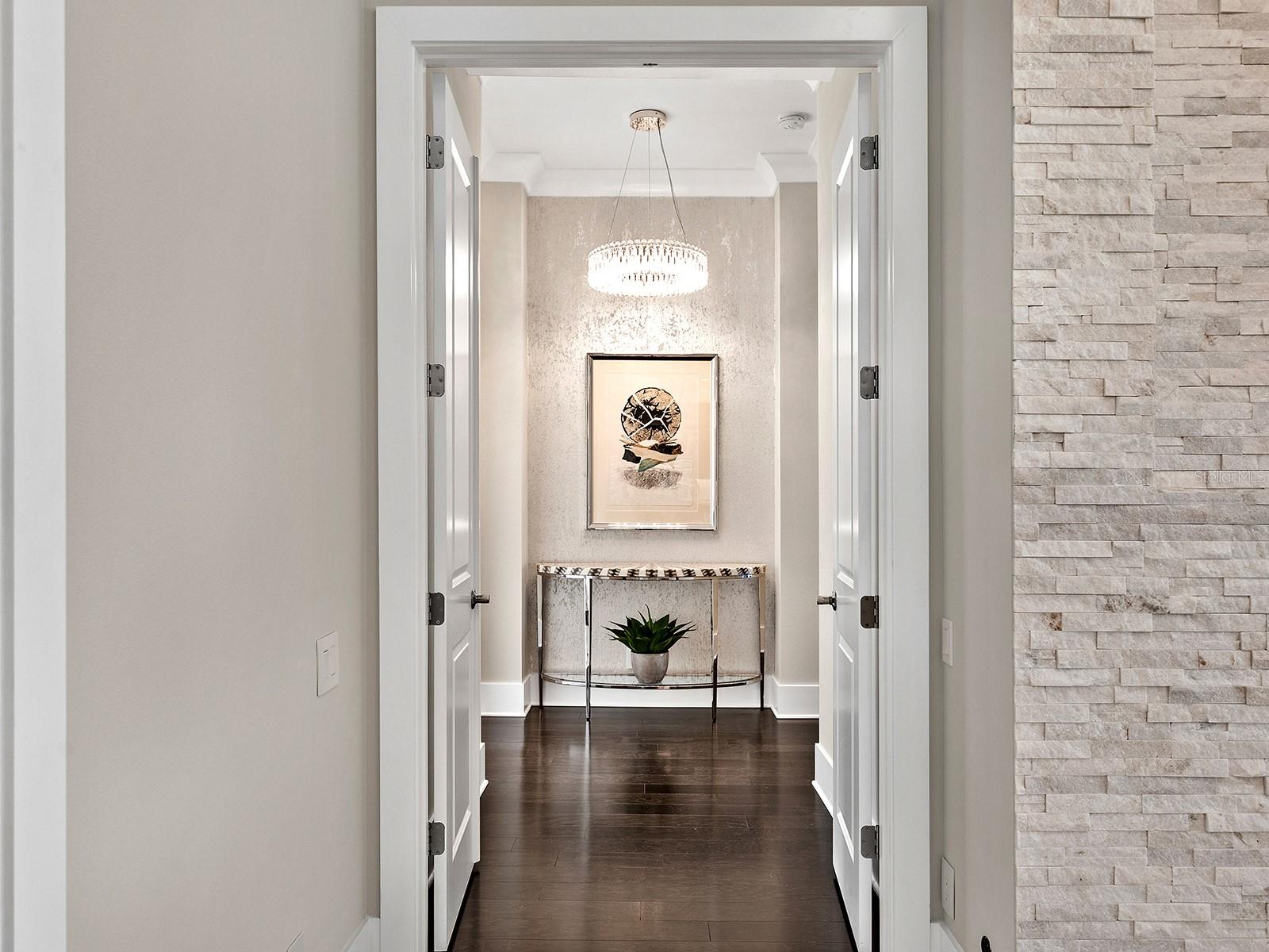 LAKE CLUB - Residential