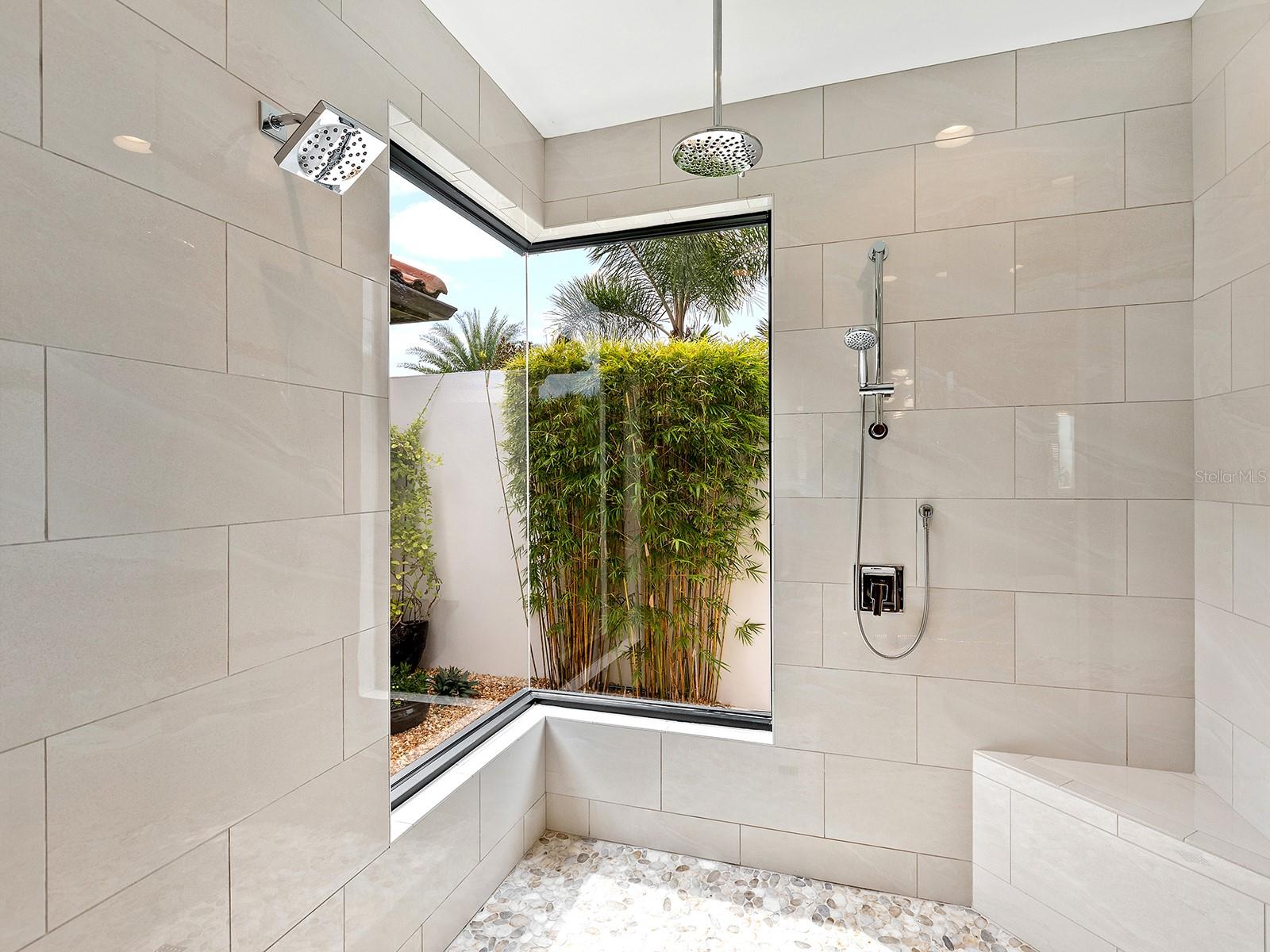 LAKE CLUB - Residential