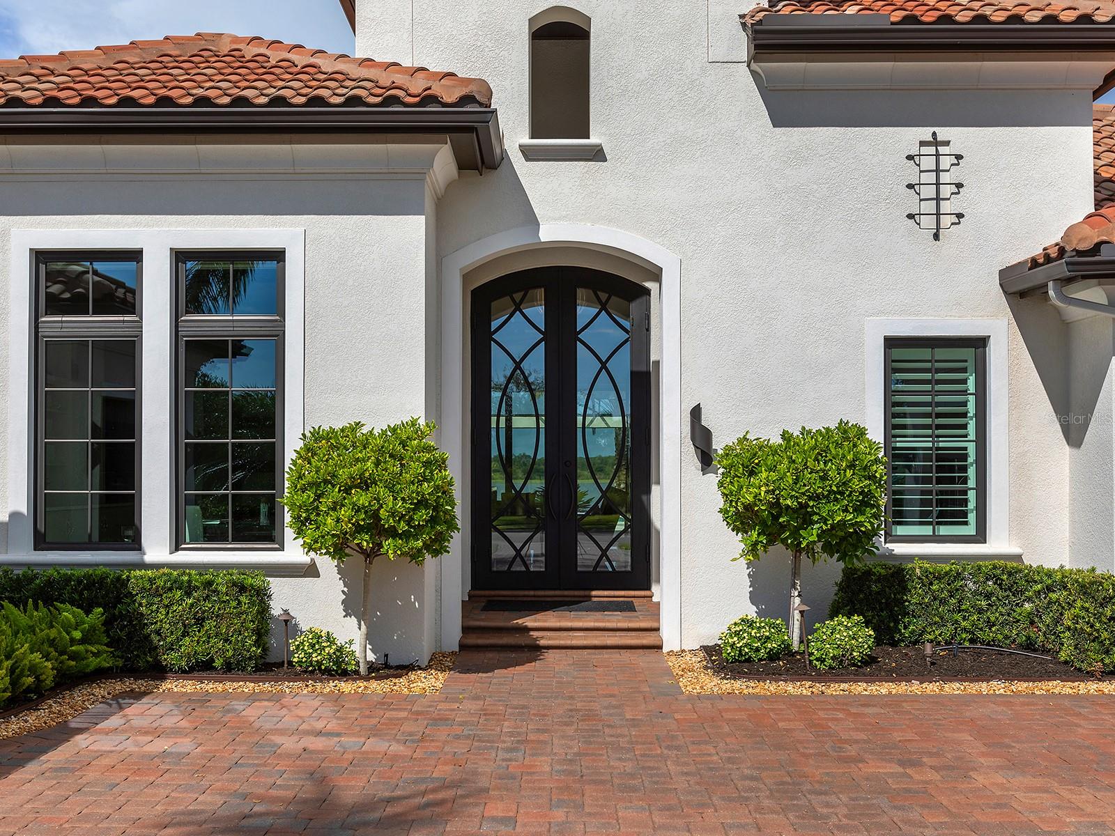 LAKE CLUB - Residential