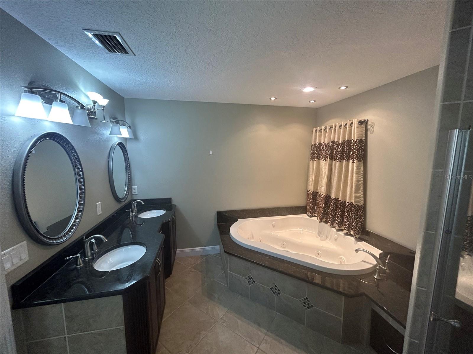 AVONDALE - Residential