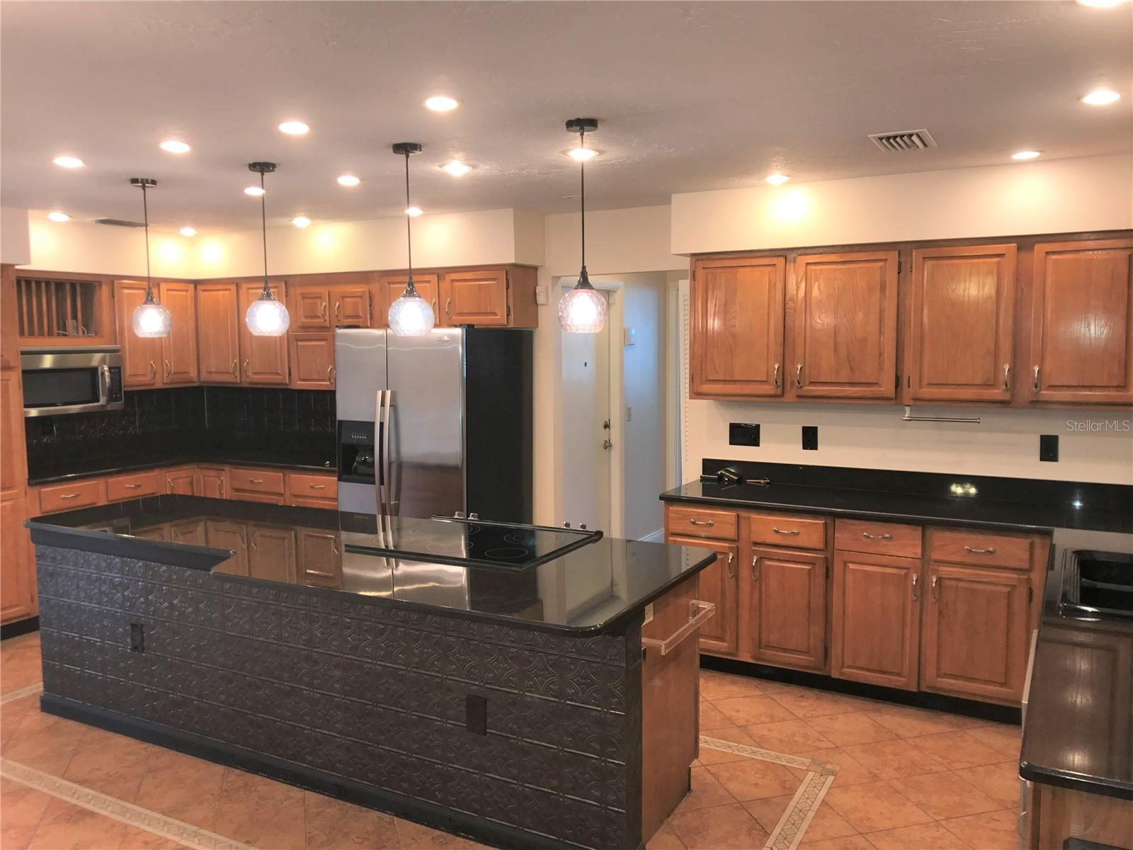 PINE MEADOW SUB - Residential Lease