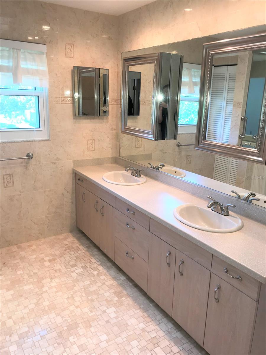 PINE MEADOW SUB - Residential Lease