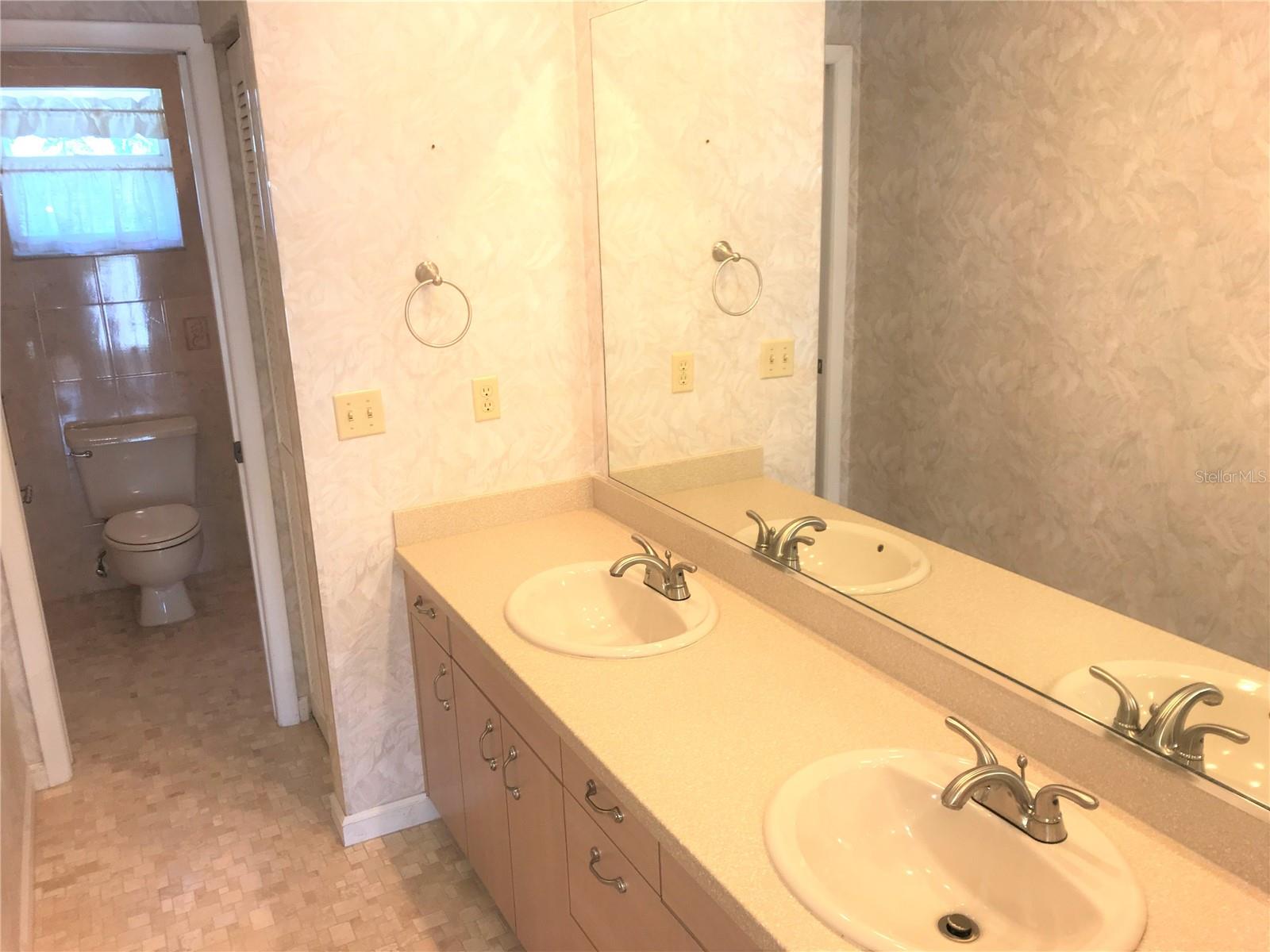 PINE MEADOW SUB - Residential Lease