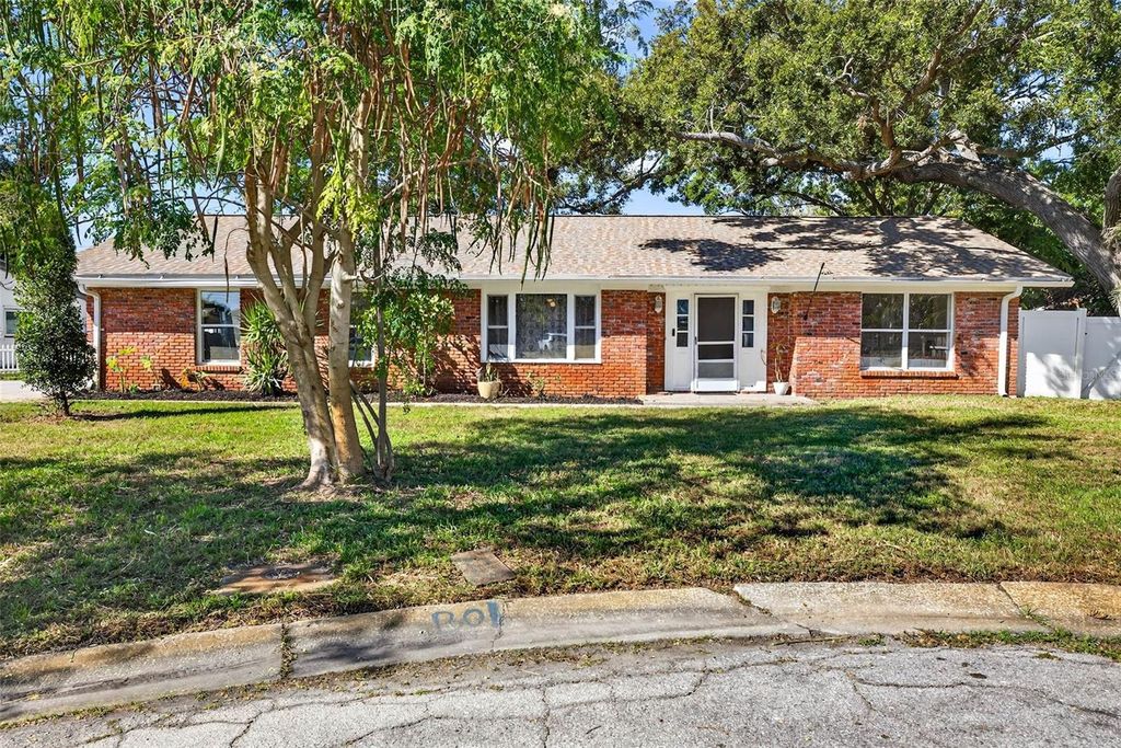 Photo of 13589 101st Terrace, Seminole, FL 33776 (MLS # TB8443565)