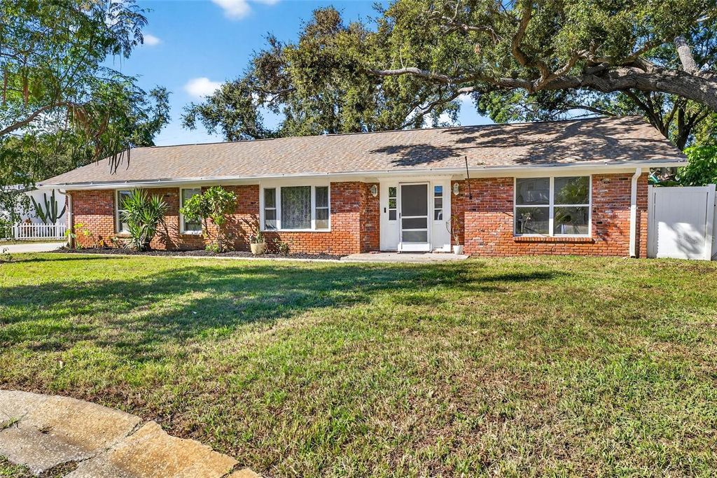 Photo of 13589 101st Terrace, Seminole, FL 33776 (MLS # TB8443565)