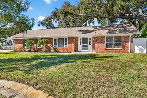 Photo of 13589 101st Terrace, Seminole, FL 33776 (MLS # TB8443565)