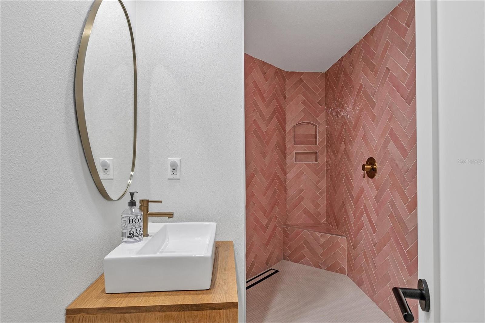 HUDSON PARK - Residential Lease
