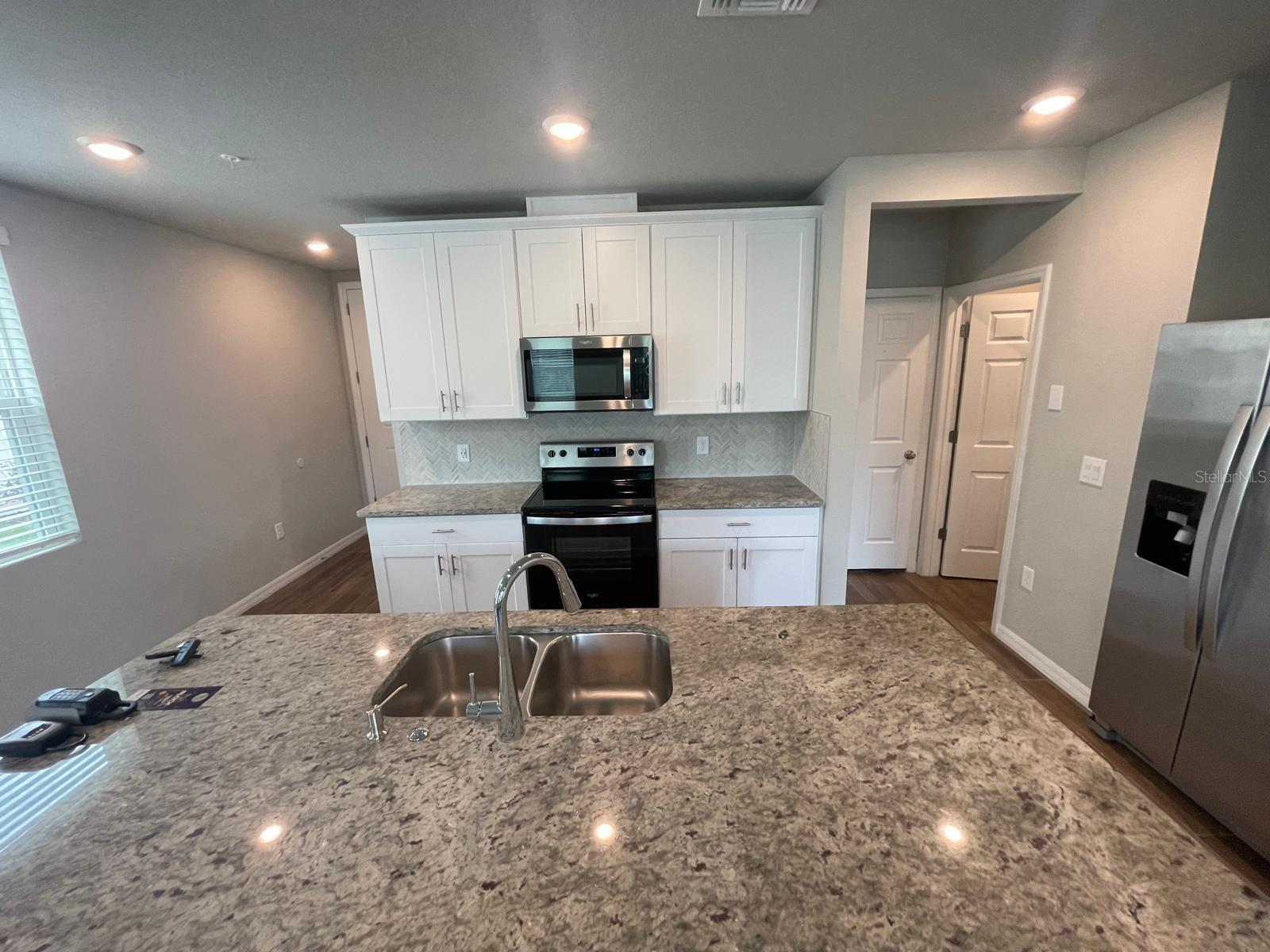 PRAIRIE MEADOWS - Residential Lease