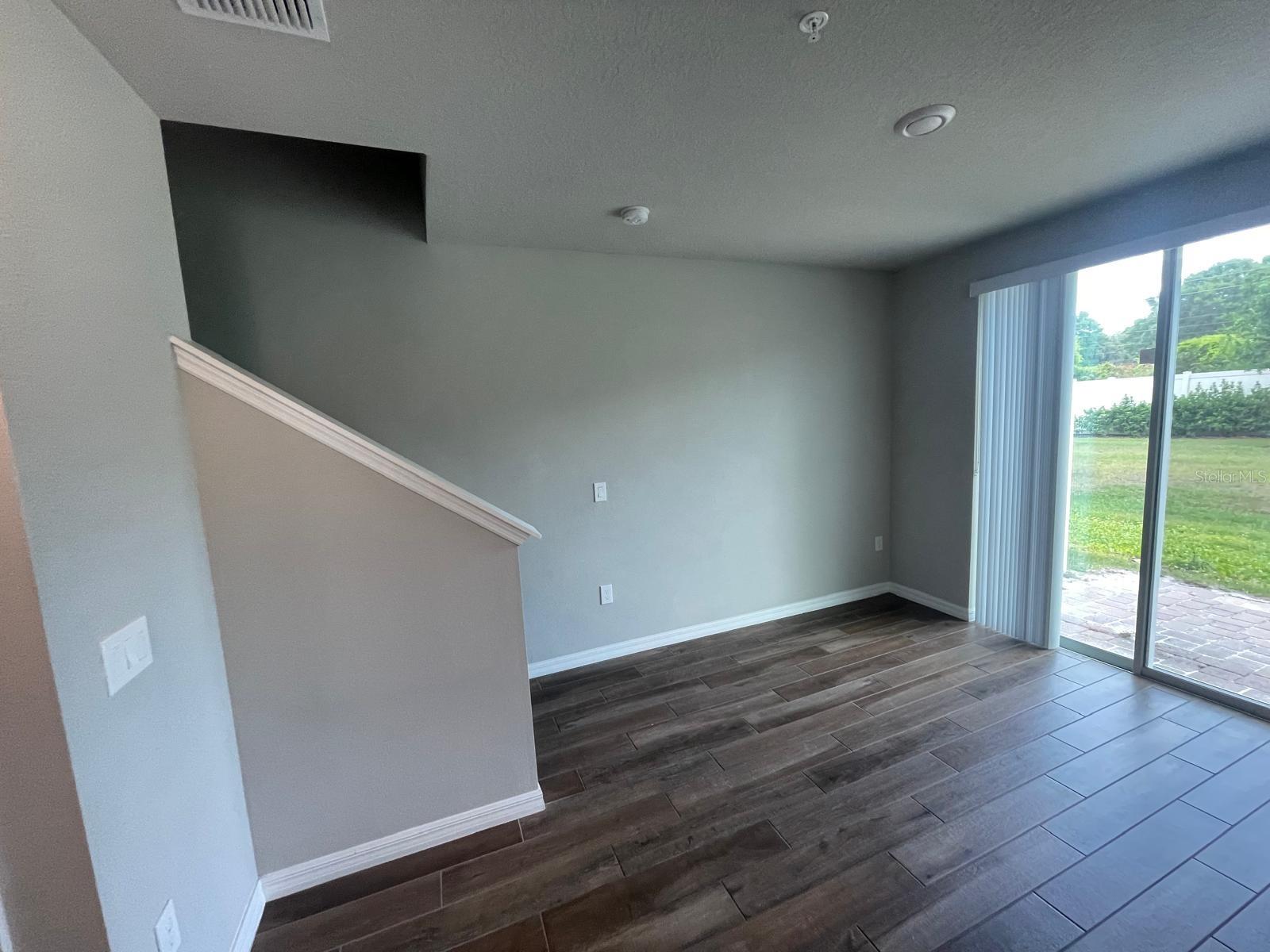 PRAIRIE MEADOWS - Residential Lease