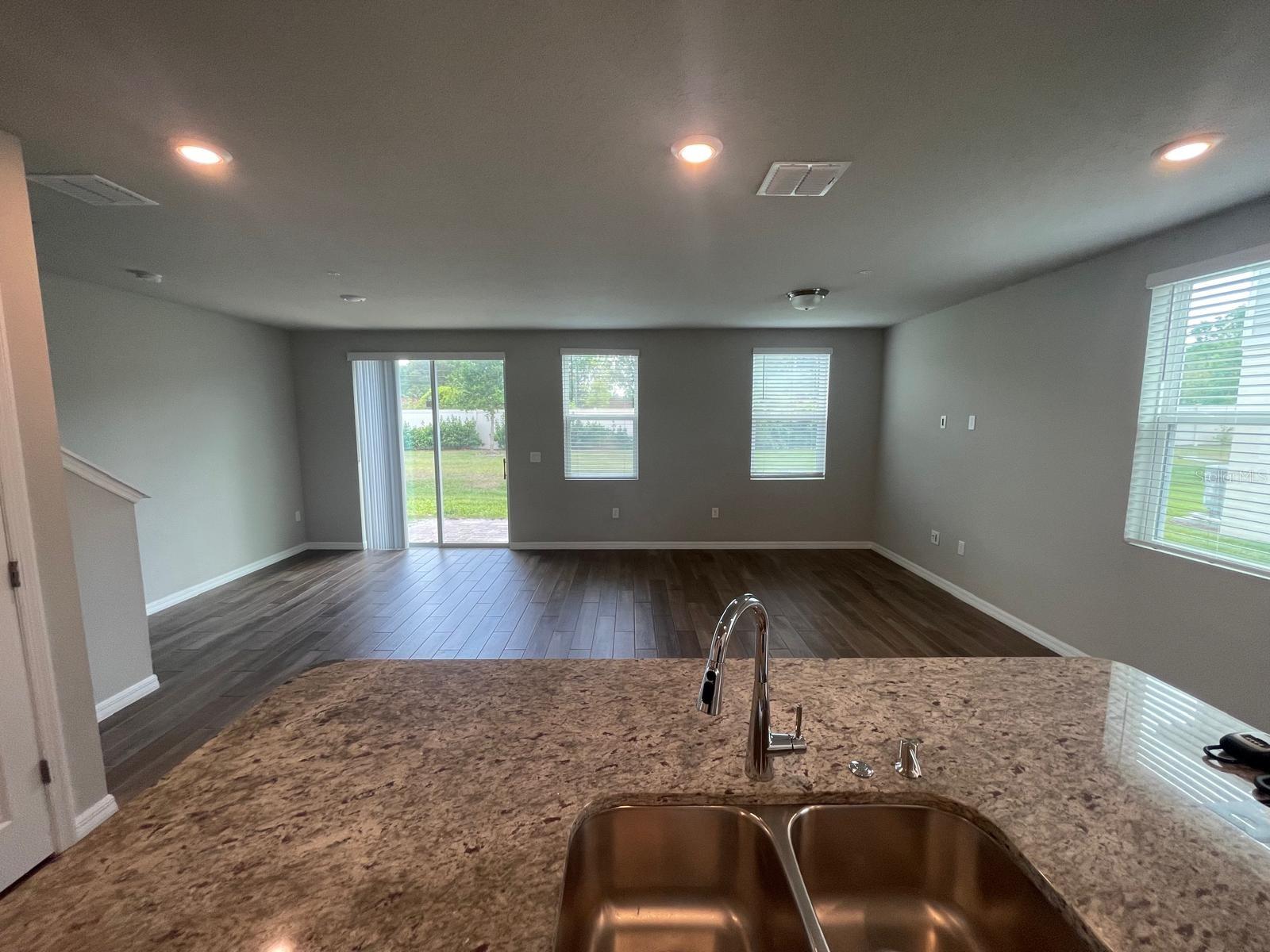 PRAIRIE MEADOWS - Residential Lease