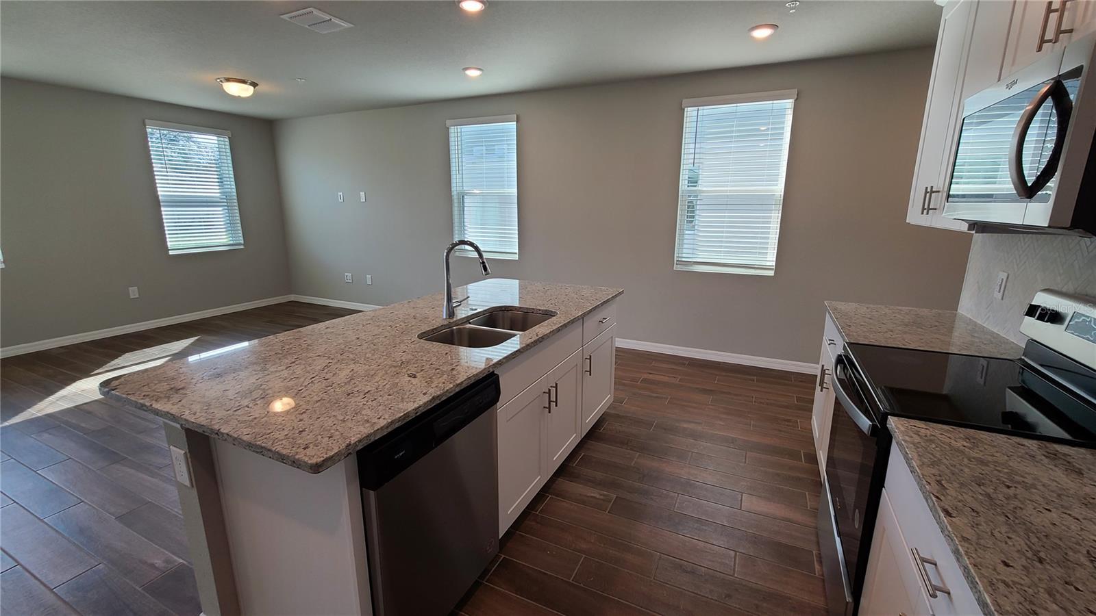 PRAIRIE MEADOWS - Residential Lease