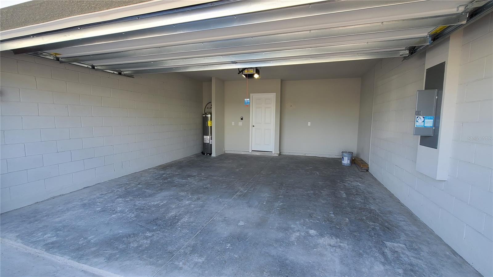 PRAIRIE MEADOWS - Residential Lease