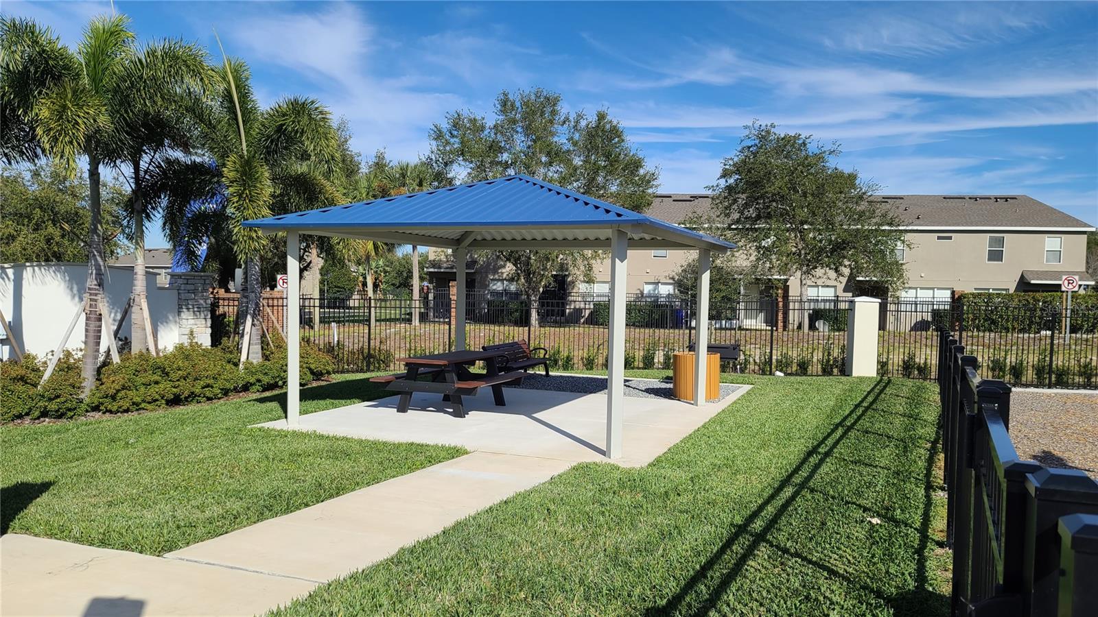 PRAIRIE MEADOWS - Residential Lease