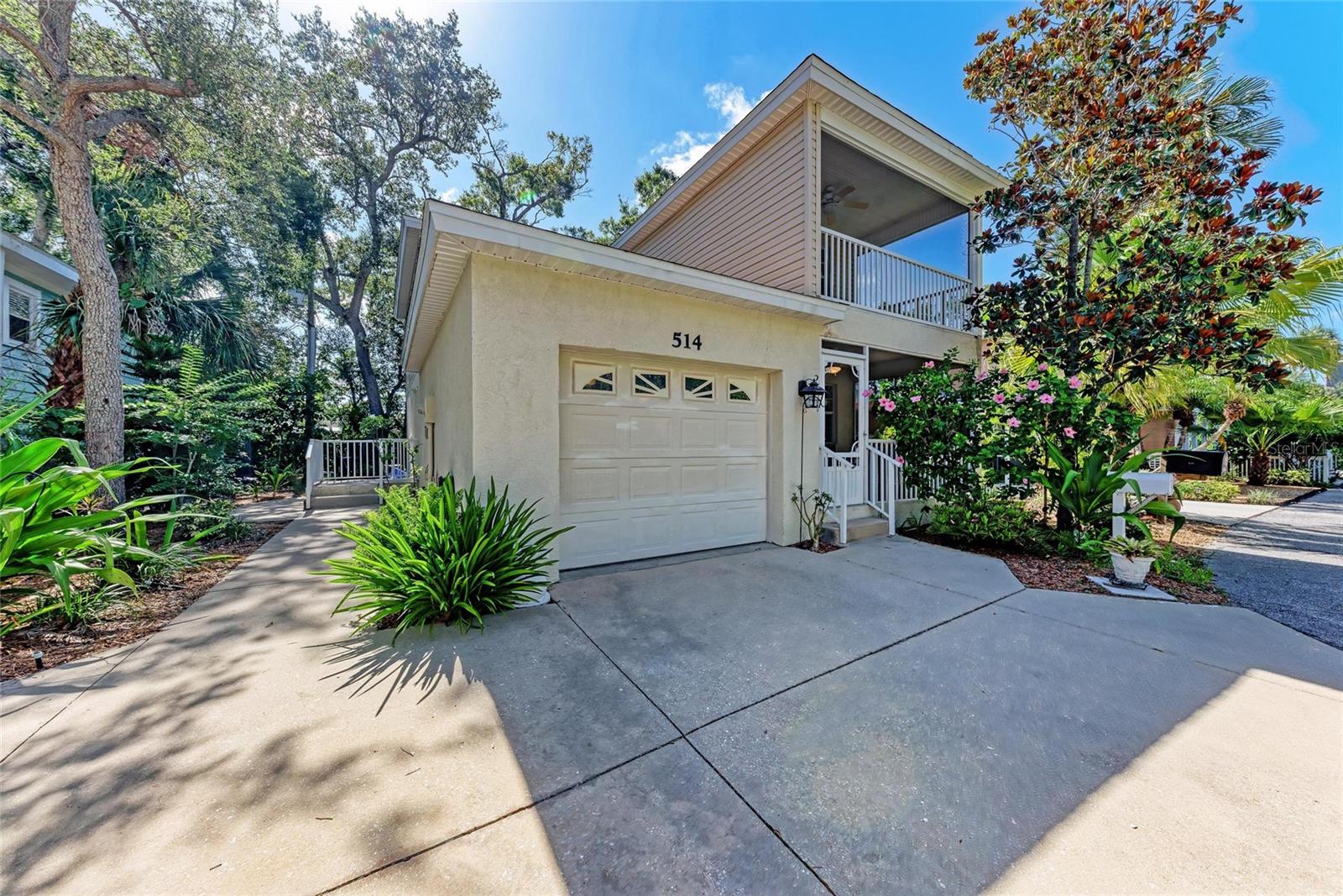 514 HOWARD COURT