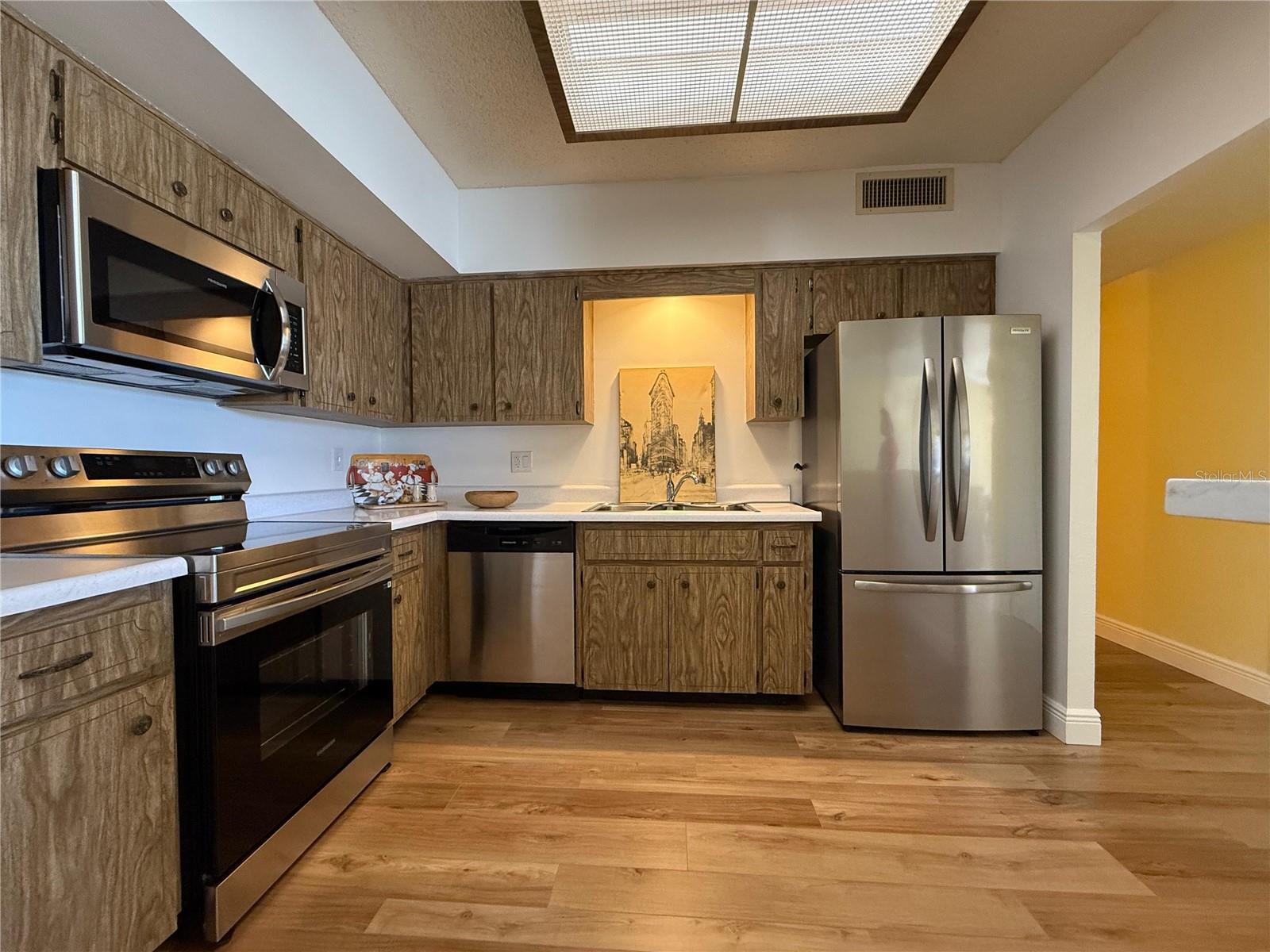 HARBOR OAKS PLACE CONDO - Residential Lease