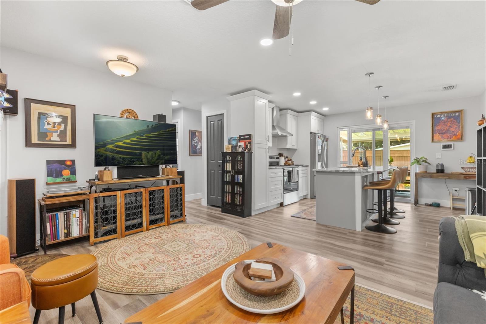 Casas a venda 3 - Jen Dantas 3212 ORANOLE ROAD
