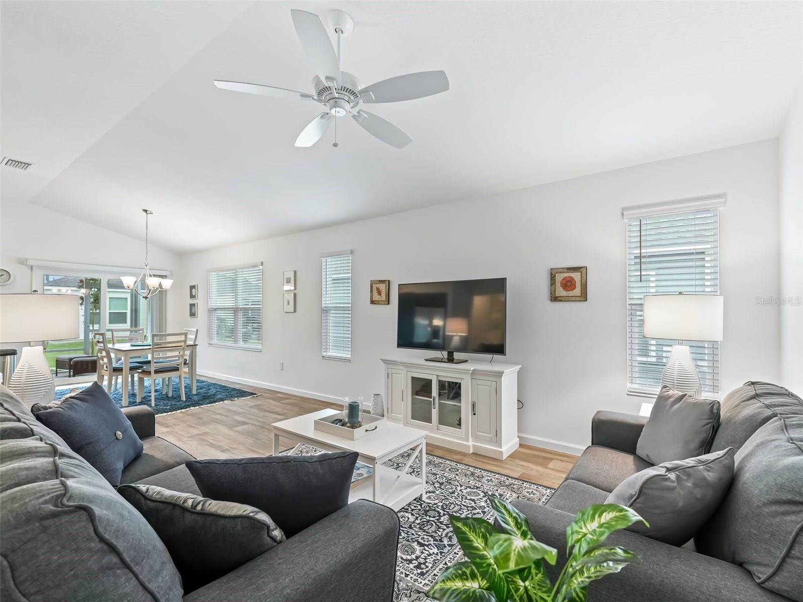 VILLAGES/SOUTHERN OAKS UN #50 - Residential Lease