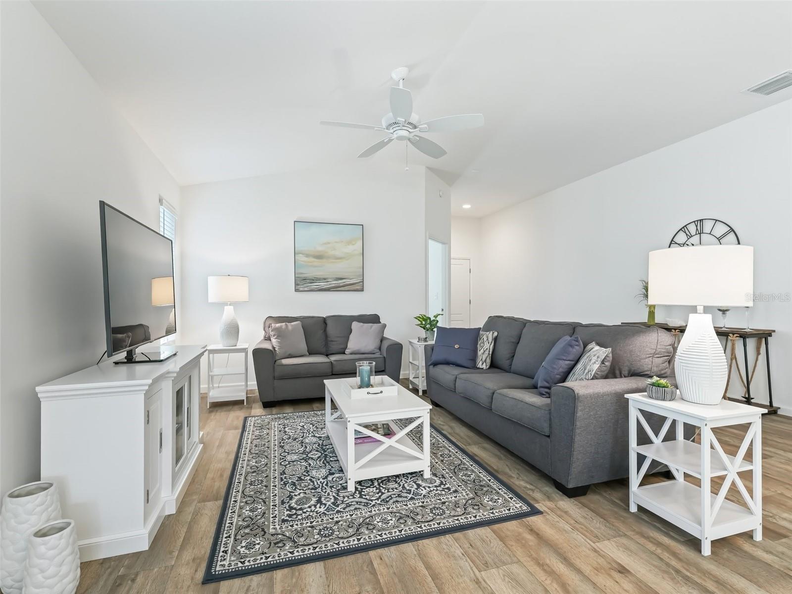 VILLAGES/SOUTHERN OAKS UN #50 - Residential Lease