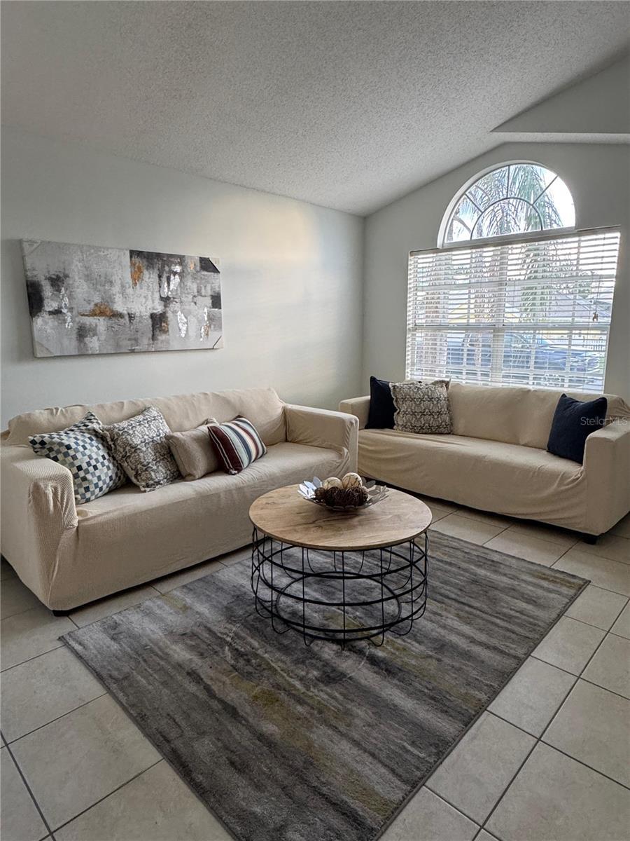 BAY POINTE PH 2 PB 6 PGS 183- 184 LOT 61 - Residential Lease